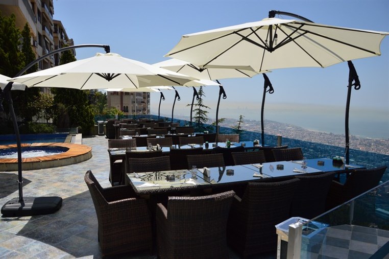 Sunday Buffet at Bay Lodge Terrace